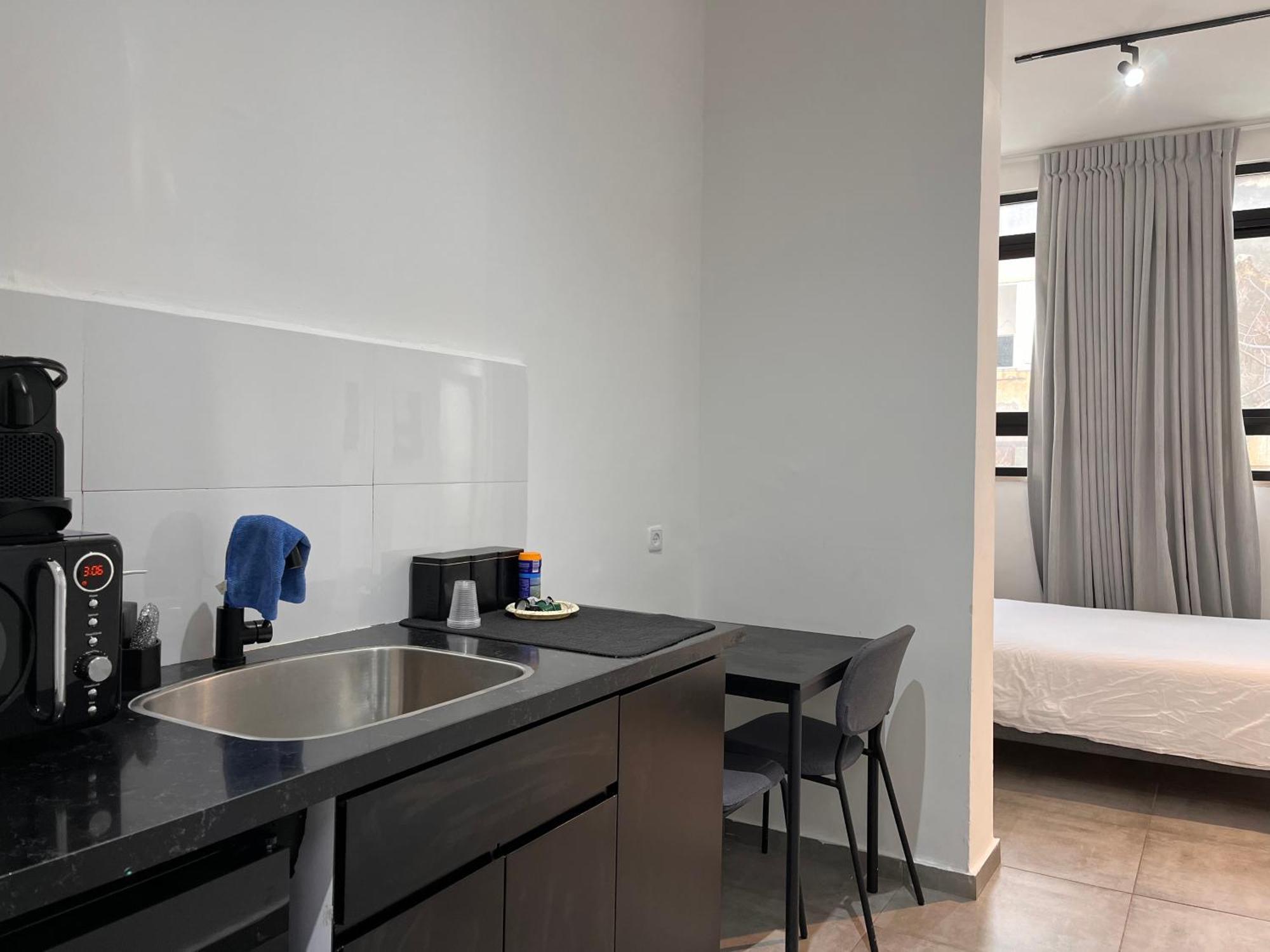 Yona 8 Bed & Breakfast Tel Aviv Ngoại thất bức ảnh
