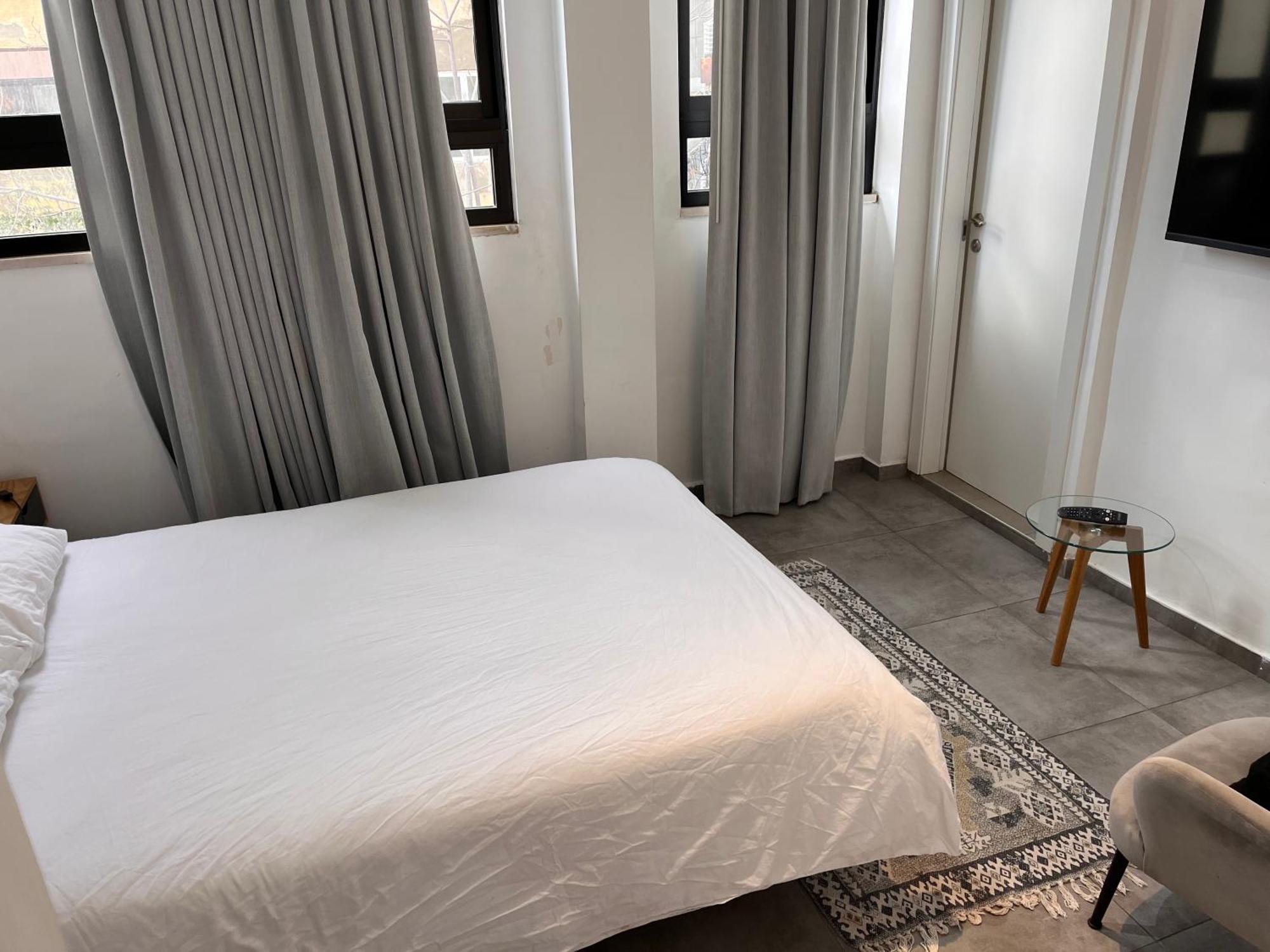 Yona 8 Bed & Breakfast Tel Aviv Phòng bức ảnh