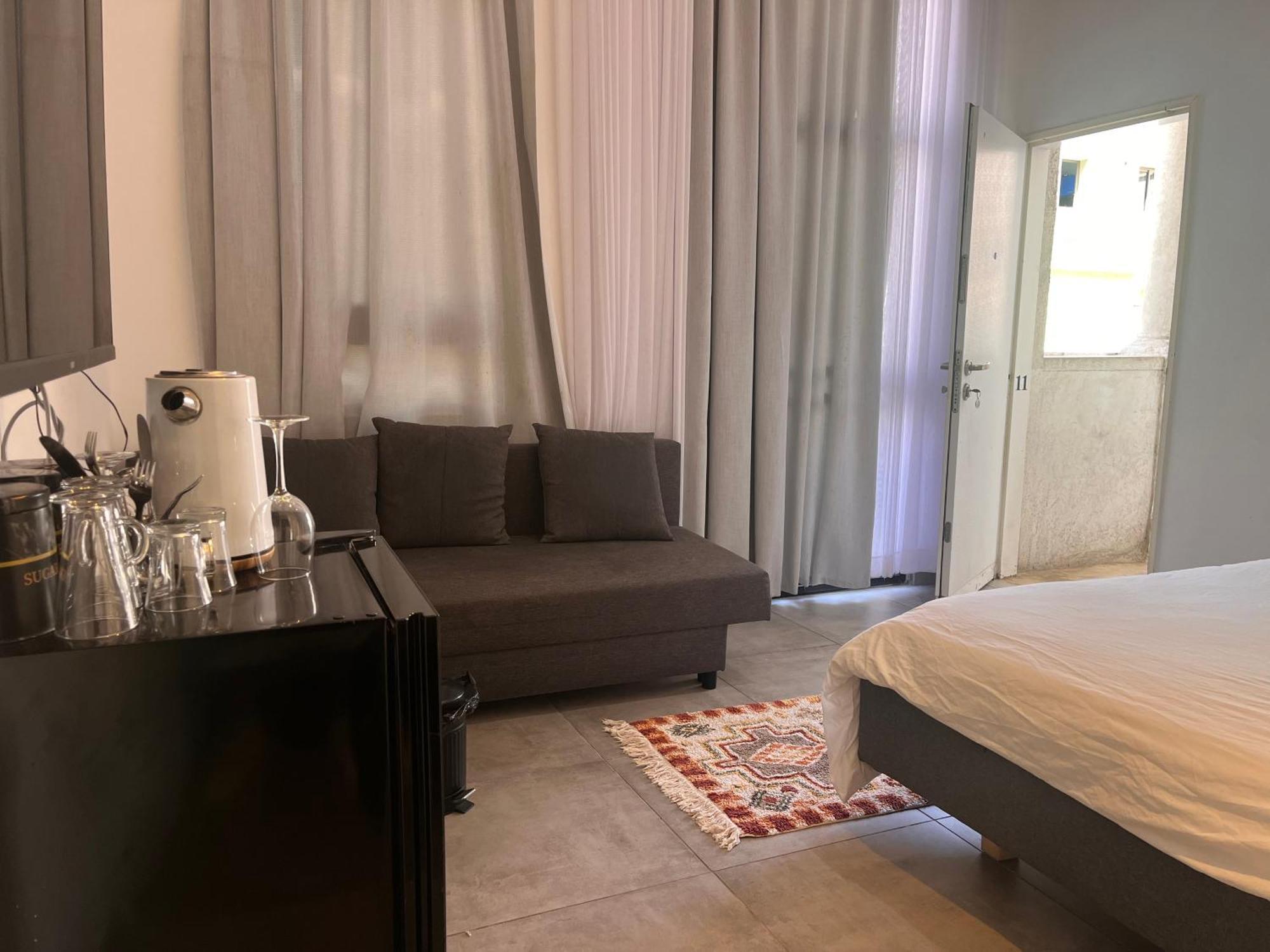 Yona 8 Bed & Breakfast Tel Aviv Phòng bức ảnh